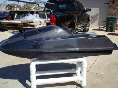1_carbonfiberhull1.jpg