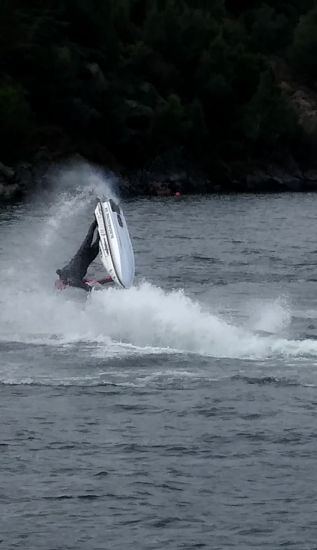 Freestyle  bf jetski Henån 2016.png