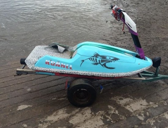 piranha jetski skrov.JPG