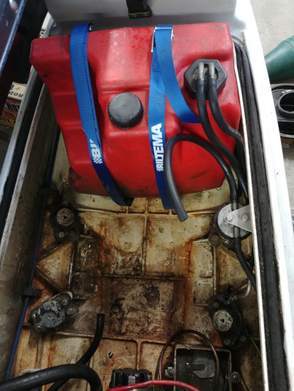 js550 tankfastsättning.jpg